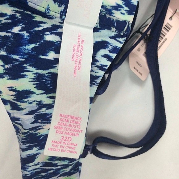 Victoria's Secret Reversible Semi Demi Bra - Picture 5 of 5